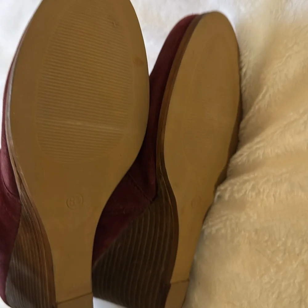 NWOB Diba Blake Burgundy Suede Bootie Sz 8.5